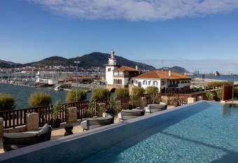 Palacio Arriluce Hotel allows 18 year olds to book a room