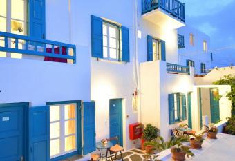 Hotel Nazos allows 18 year olds to book a room