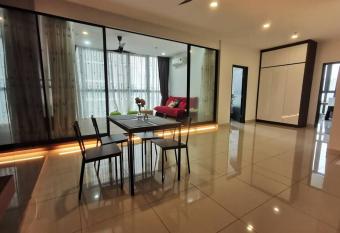 cozy suite 2bedrooms great view of KL FREE-PARKING has rooms with a private hot tub