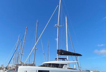 Catamaran White Beach has Balcony rooms