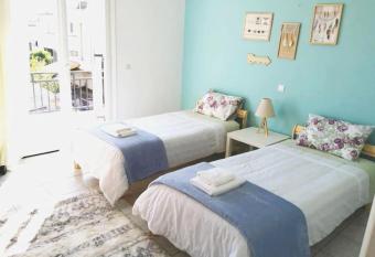 Seascape - Itea -Delphi allows 18 year olds to book a room