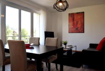 Appart terrasse vue superbe    la porte oc  ane has Balcony rooms