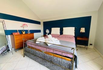 La casa di Aida allows 18 year olds to book a room