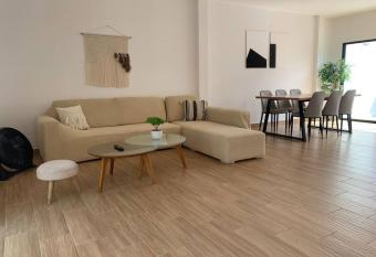 Bella casa con piscina temperada has Balcony rooms