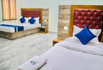 SIDDHIVILLA has Smoking/Balcony rooms