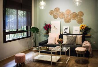 Apartamento Venus allows 18 year olds to book a room