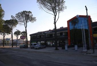   AMLIK APART has Balcony rooms