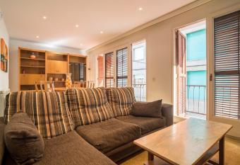 Canet Beach 1 has Balcony rooms