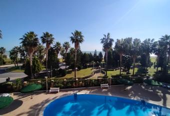 ACV - Costa Marina III-1   linea planta 2 Frontal allows 18 year olds to book a room