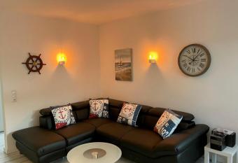 Austernfischer - Haus 12 allows 18 year olds to book a room