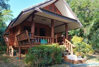 Baan Ja Da Garden house has Balcony rooms