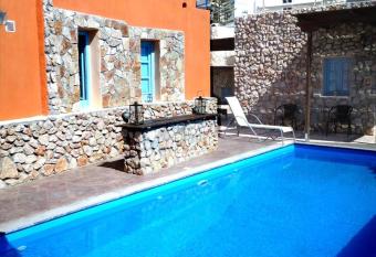 Villa Antheia has Balcony rooms