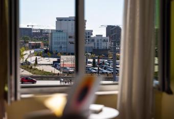 Hotel United allows 18 year olds to book a room