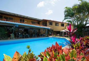 Hotel Puerta del Sol - San Jose Airport has Balcony rooms