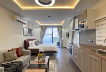 Super Luxurious Studio allows 18 year olds to book a room