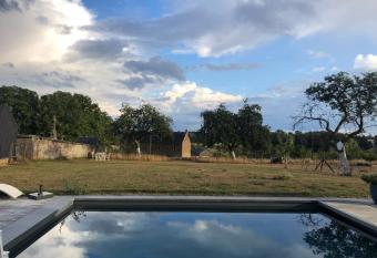 La Barsouille allows 18 year olds to book a room