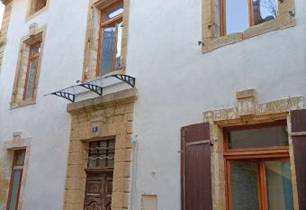 Appartement Color   proche Pont du Gard has Balcony rooms