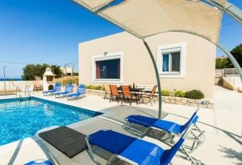 Villa Dramia has Balcony rooms