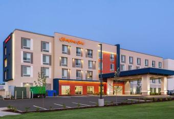 Hampton Inn by Hilton Stockton has Balcony rooms