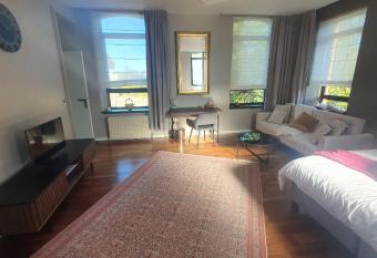 R  sidence Montagne du Parc allows 18 year olds to book a room