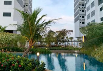 Sheera Islamic Homestay 2r2bathroom Free Wifi with tv channels Netflix Coway Water has Balcony rooms