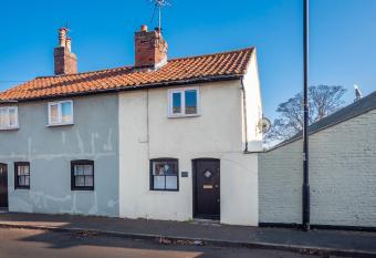 Thelward Long Melford allows 18 year olds to book a room