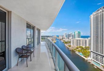DIRECT OCEANVIEW LUXURY 3BD and 3BA CONDO has Balcony rooms