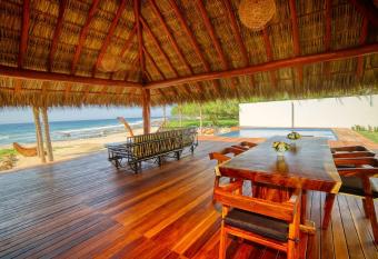 Casa Lindo Atardecer at Manzanillo Bay has Balcony rooms