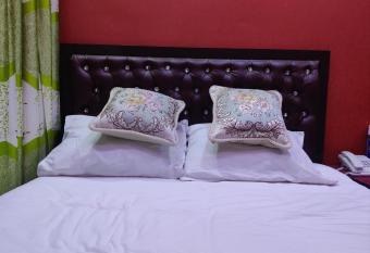 Sea Sky Palace has Smoking/Balcony rooms