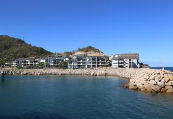One Bright Point Magnetic Island allows 18 year olds to book a room