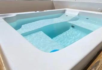 Beach, Golf, Casino,Jacuzzi & Pool Penthouse in Hard Rock, Punta Cana   rea, Cana Rock Star has rooms with a private hot tub