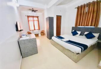 SAIVILLA allows 18 year olds to book a room