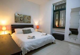 VBH APARTMENT SLIEMA has Balcony rooms