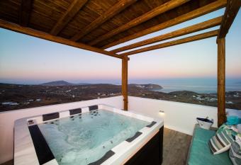 Aris Sky Suite Private Mini Poolspa has Balcony rooms