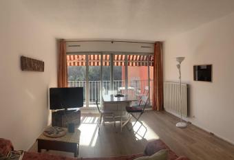 Quiet apartment with balcony near the beach has Balcony rooms