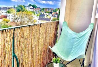 T2 vue panoramique sur Nantes, 3* GITE DE FRANCE ! allows 18 year olds to book a room