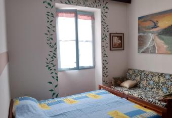 The Seashell La Conchiglia allows 18 year olds to book a room