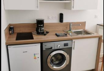 T1bis 8 en plein c  ur du centre ville Massillon allows 18 year olds to book a room