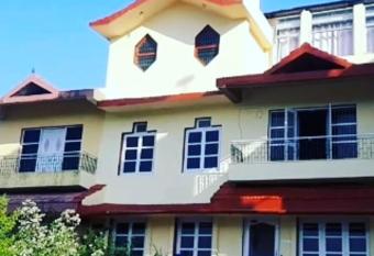 Moon light house has rooms with a private hot tub