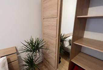 CLOSE TO GRAN VIA. Centro, familiar con Wifi. has Balcony rooms