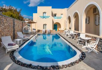 Alizea Villas & Suites allows 18 year olds to book a room