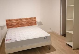 Grand studio ind  pendant allows 18 year olds to book a room