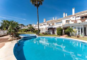 Casa Las Gaviotas has Balcony rooms