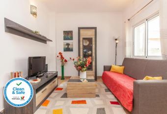 B81 - Casa do Outeiro Westcoast Home has Balcony rooms