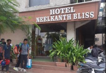 Hotel Neelkanth Bliss, Ahmedabad, has Balcony rooms
