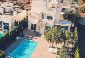 Stunning villa in Playa Honda has Balcony rooms