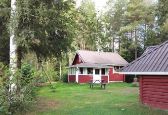 Punatulkku allows 18 year olds to book a room