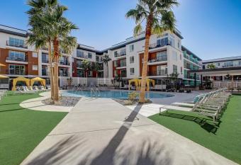 FRONTDESK Roadrunner On Mcdowell Apts Scottsdale has Balcony rooms