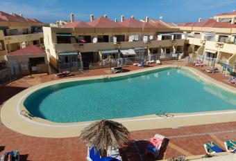 Estudio Mareverde allows 18 year olds to book a room