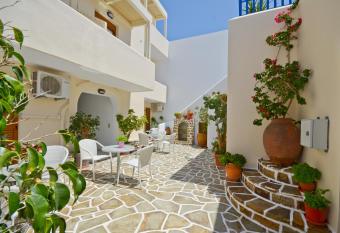 Margo Studios allows 18 year olds to book a room